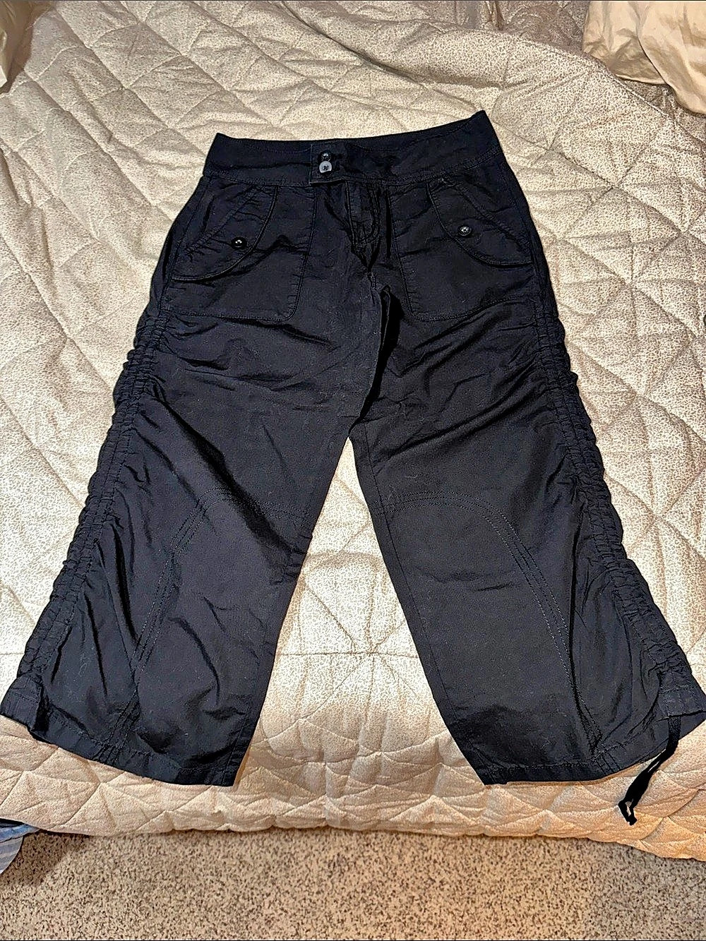 Garage Ruched-Side Wide Leg Capris Black Cargo Capris Small